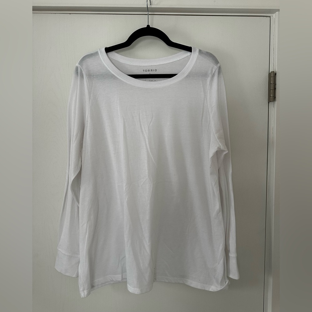 Torrid Classic Fit Women’s Long Sleeve White T-shirt Size XL